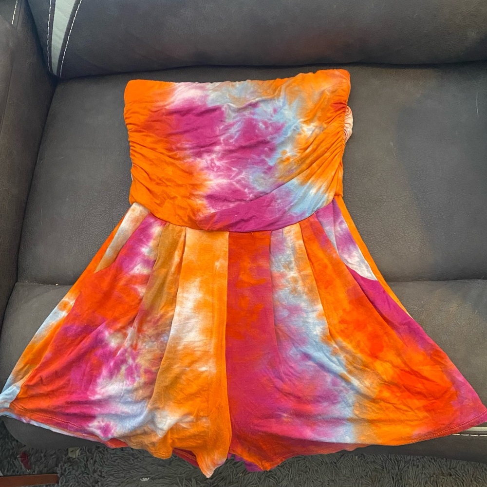 Hearts and Hips strapless tie dye shorts romper size L